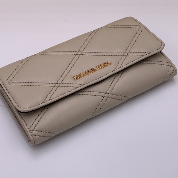 MICHAEL KORS JET SET TRAVEL LARGE TRIFOLD WALLET LIGHT SAND COLOR - Picture 7 of 16
